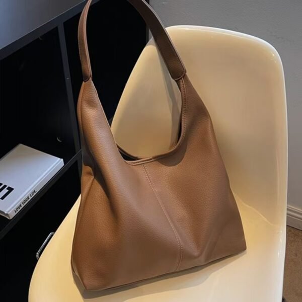 Large Capacity Tote Bag with Inserted Buckle - Versatile Hobo Style Shoulder Bag for Everyday Use