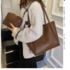 Korean version solid color mother-in-law bag 2025 new women's bag simple portable tote bag large capacity spring fashion shoulder bag