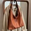 Large Capacity Tote Bag with Inserted Buckle - Versatile Hobo Style Shoulder Bag for Everyday Use